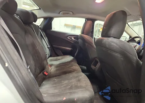 2016 Chrysler 200 Limited z USA, uszkodzony, nr VIN 1C3CCCAB4GN149485